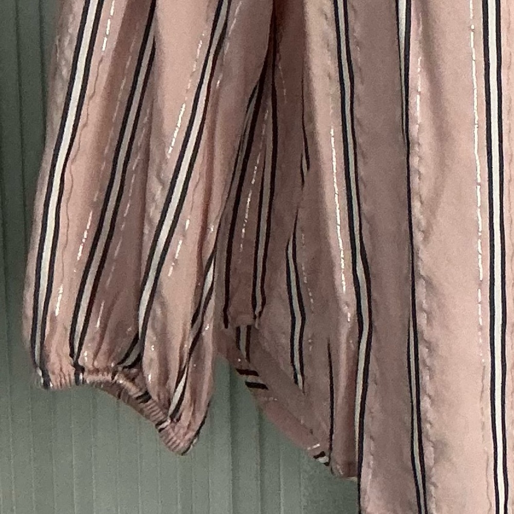 Liz Claiborne Women's Petite Pullover Blouse in pink with striped glitter🇺🇸 - Picture 4 of 7